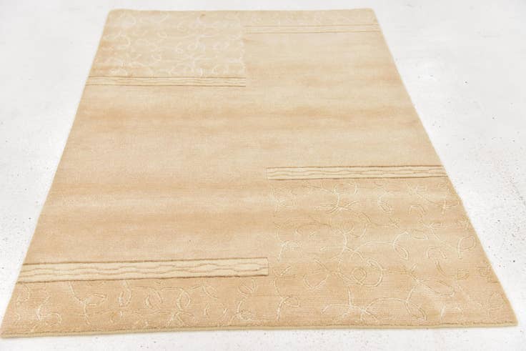 Detail image of 4' x 5' 8 Hand Knotted Nepal Rug