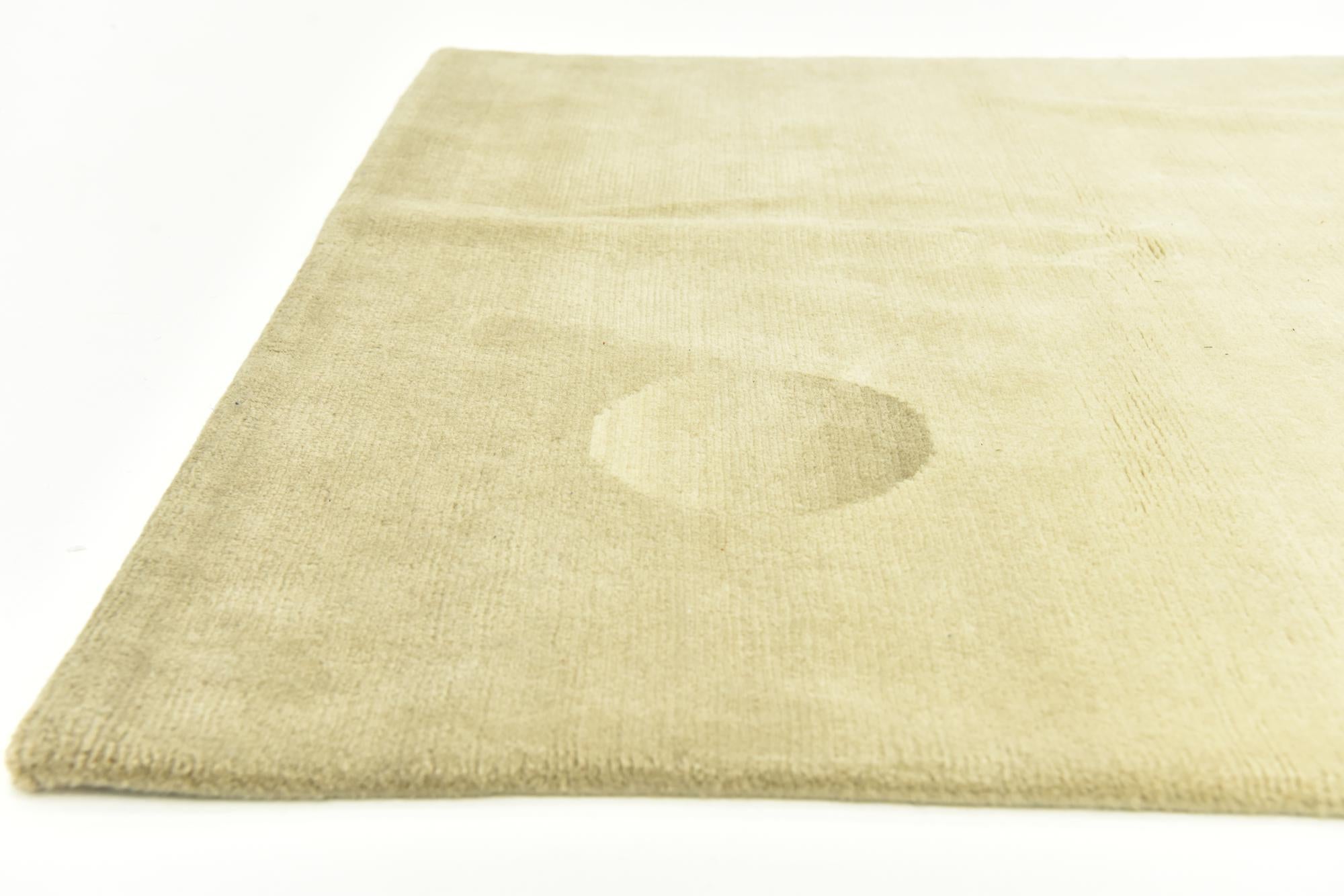4' 7 x 6' 7 Hand Knotted Nepal Wool Rug