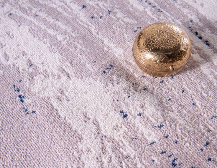 Detail image of 8' x 10' Open Hearts Rug