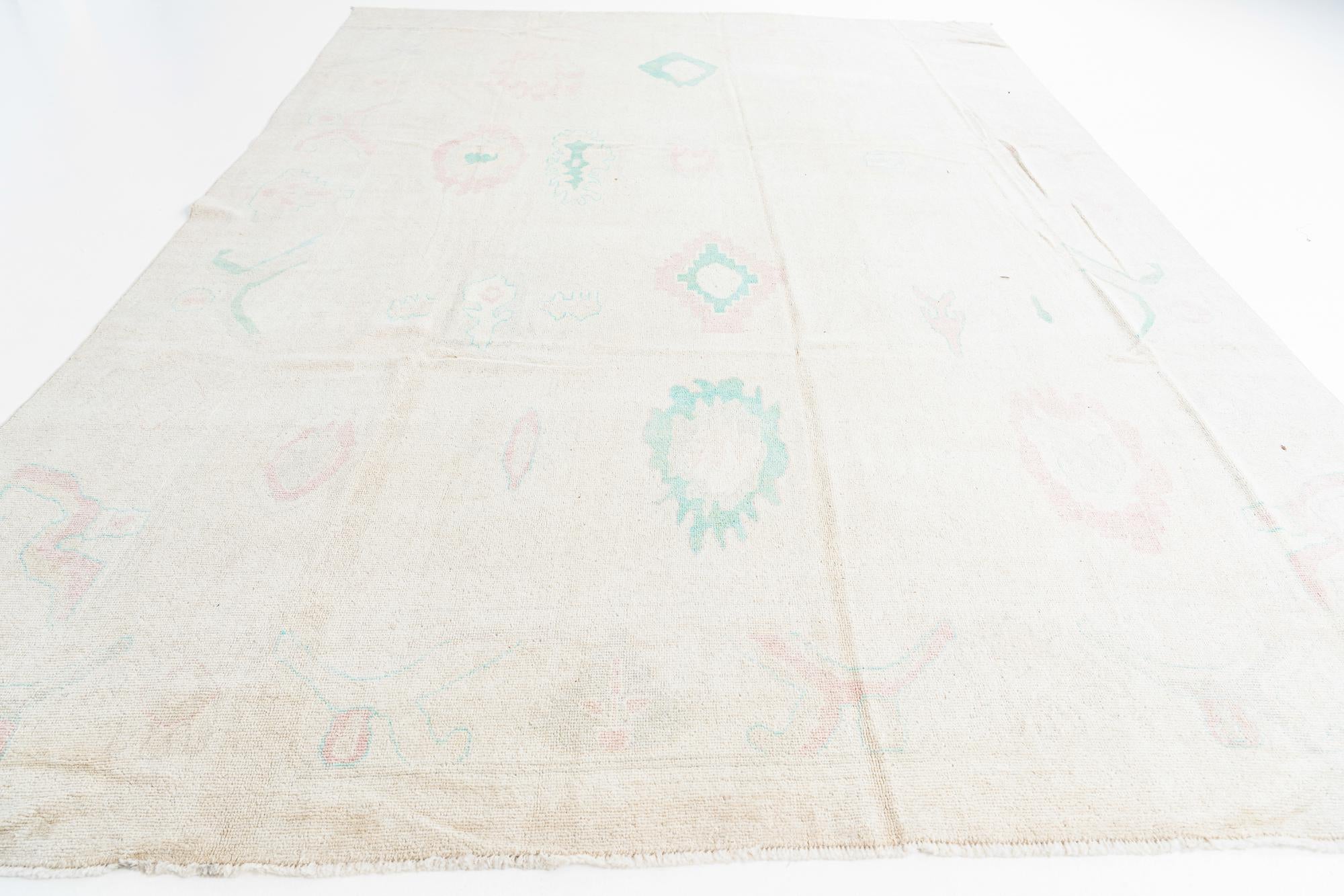 9' 9 x 13' 10 Hand Knotted Oushak Wool Rug