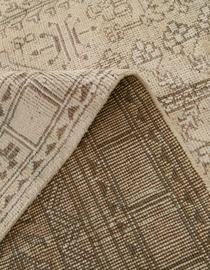 Detail image of 6' 11 x 9' 8 Oushak Wool Rug