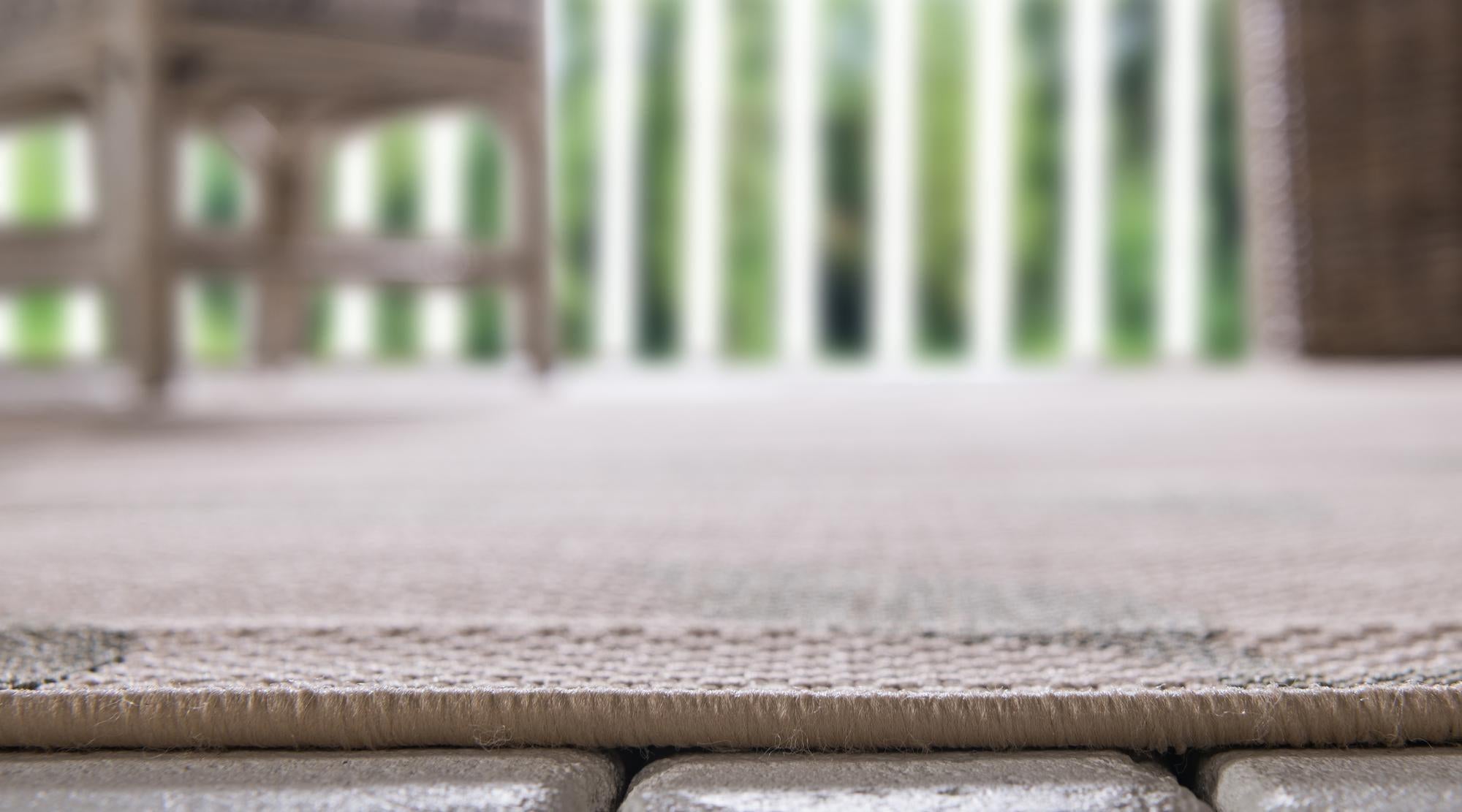5' 3 x 8' Easy-Clean Botanical Indoor / Outdoor Rug
