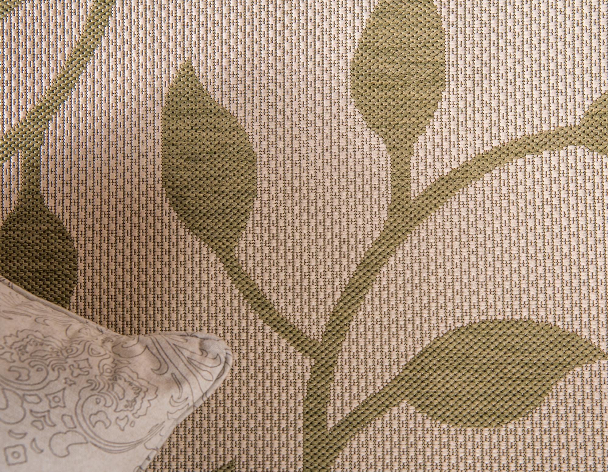 5' 3 x 8' Easy-Clean Botanical Indoor / Outdoor Rug
