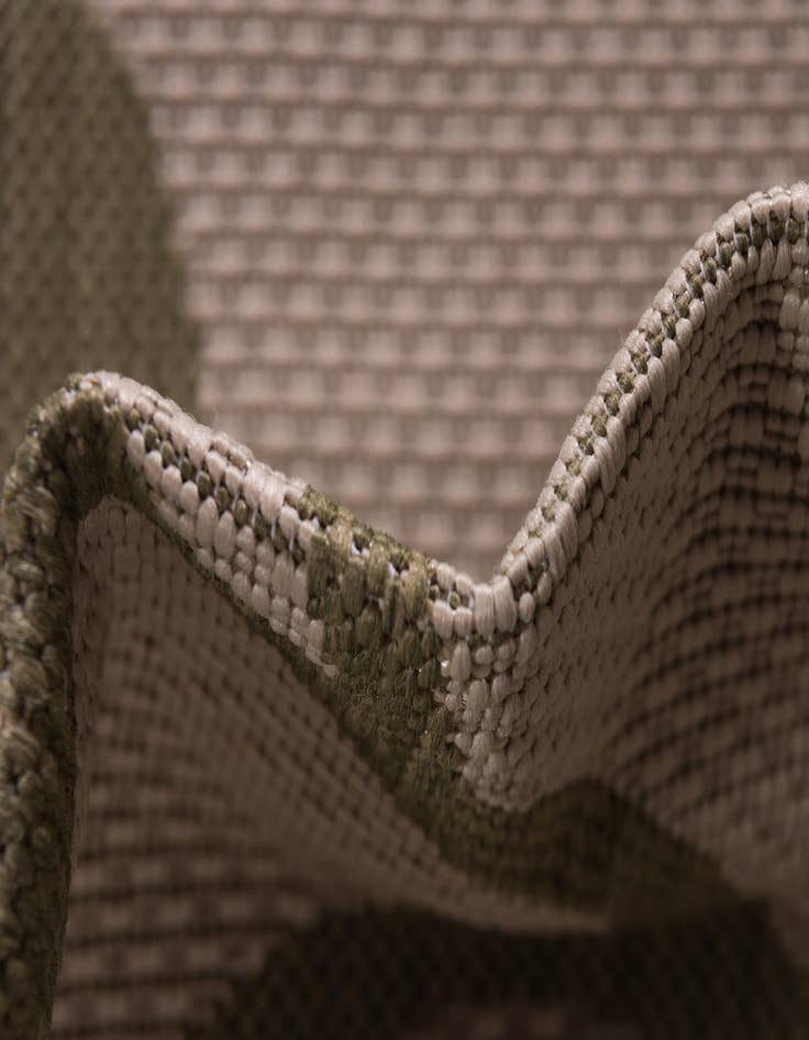 Detail image of 7' x 10' Easy-Clean Botanical Indoor / Outdoor Rug