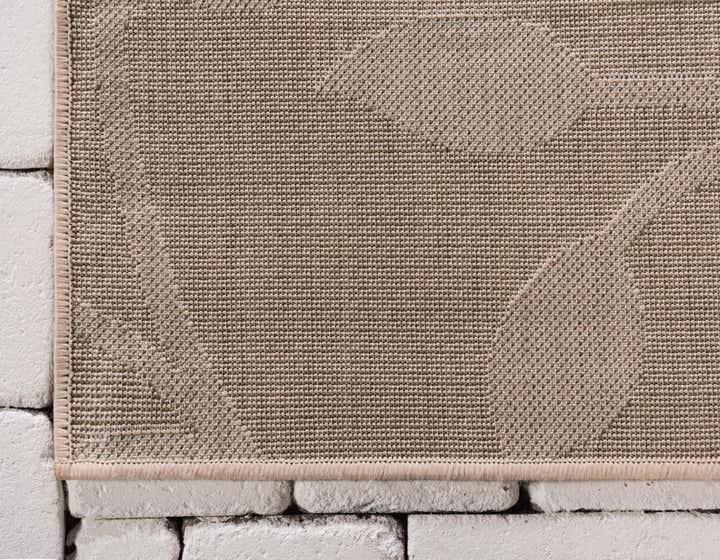5' 3 x 8' Easy-Clean Botanical Indoor / Outdoor Rug