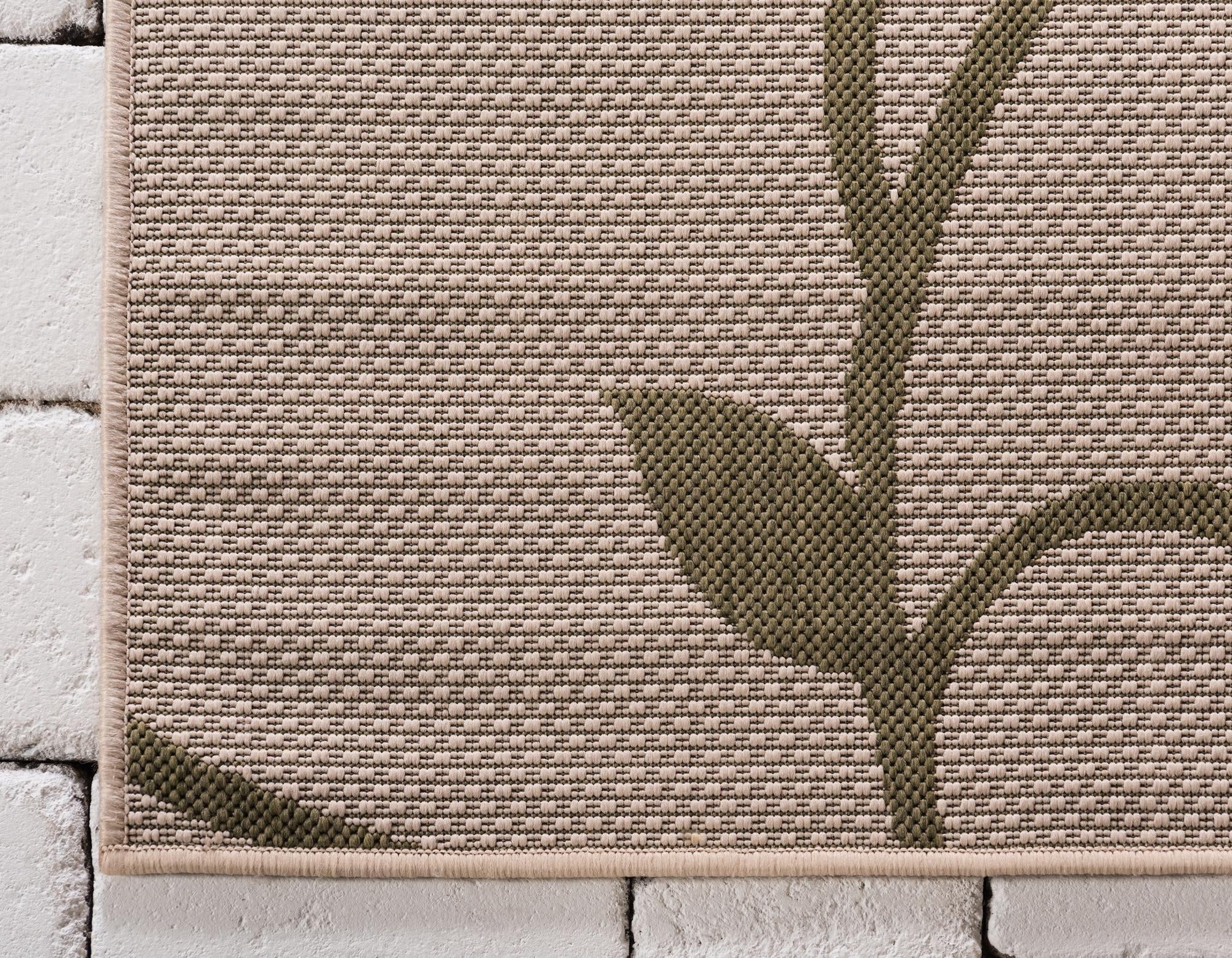 5' 3 x 8' Easy-Clean Botanical Indoor / Outdoor Rug