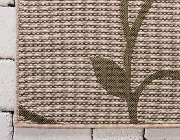 5' 3 x 8' Easy-Clean Botanical Indoor / Outdoor Rug