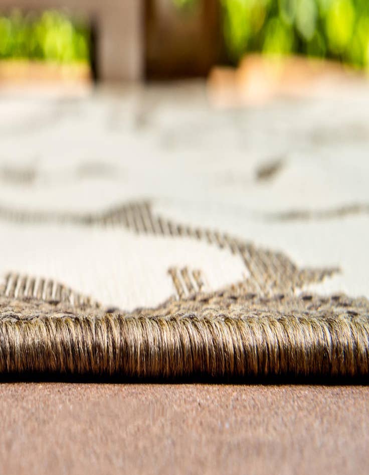 Detail image of 6' x 9'  Washable Botanical Indoor / Outdoor Rug