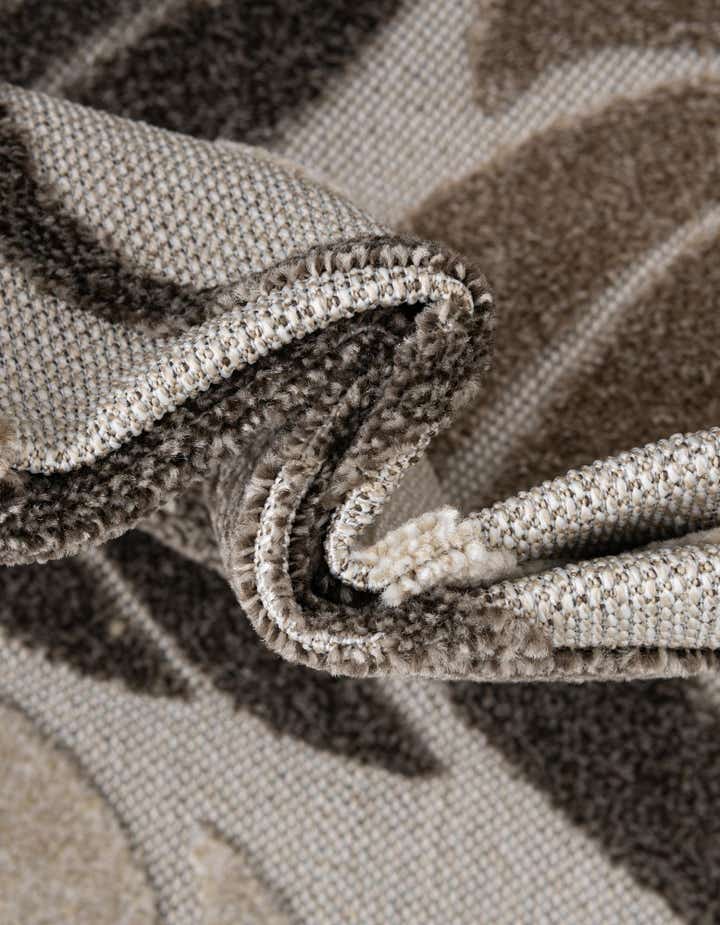 7' x 10' Easy-Clean Botanical Indoor / Outdoor Rug