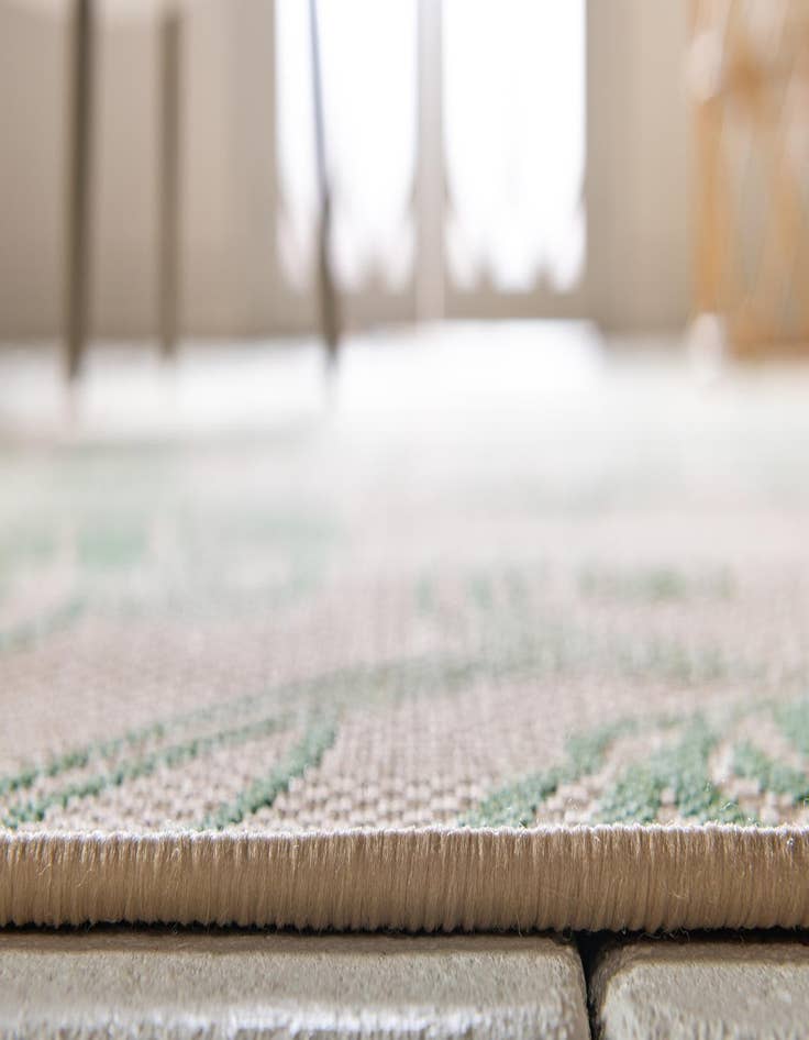 Detail image of 2' 2 x 3'  Washable Botanical Indoor / Outdoor Rug