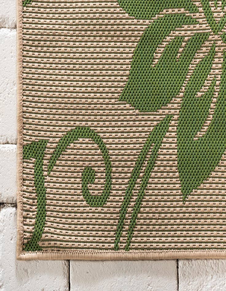 Detail image of 2' 2 x 3'  Washable Botanical Indoor / Outdoor Rug