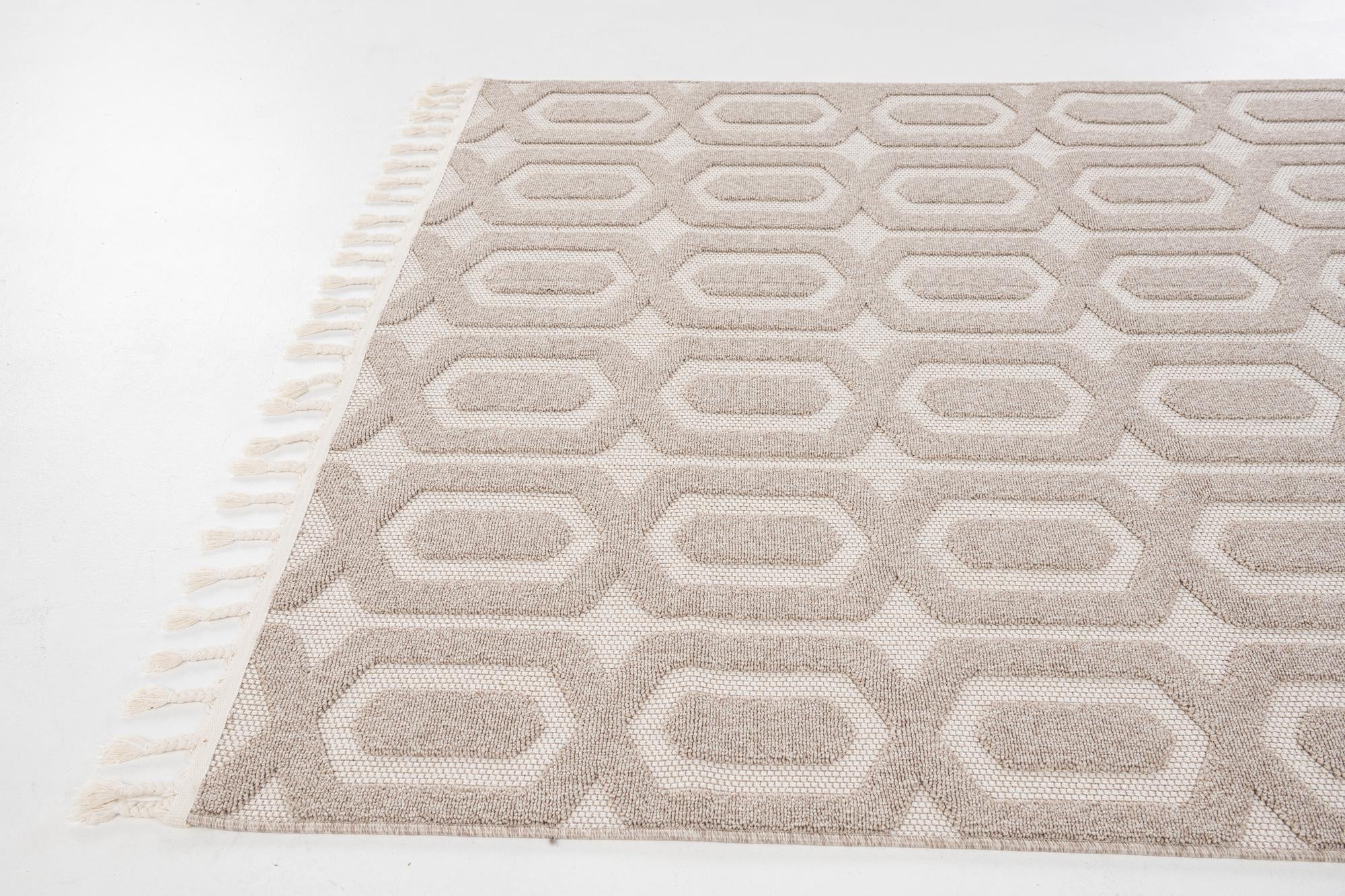 5' 3 x 7' 8 Easy-Clean Lattice Indoor / Outdoor Rug