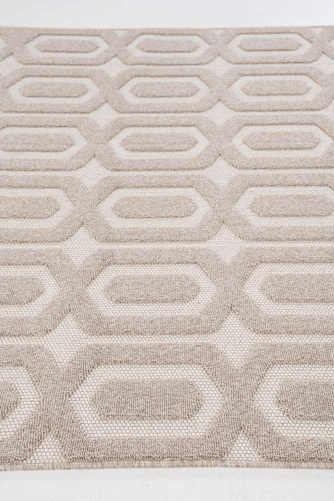 5' 3 x 7' 8 Easy-Clean Lattice Indoor / Outdoor Rug