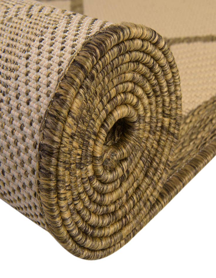 Detail image of 6' x 9' Washable Lattice Indoor / Outdoor Rug