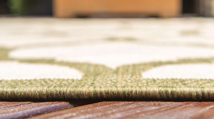 2' 2 x 3' Easy-Clean Lattice Indoor / Outdoor Rug