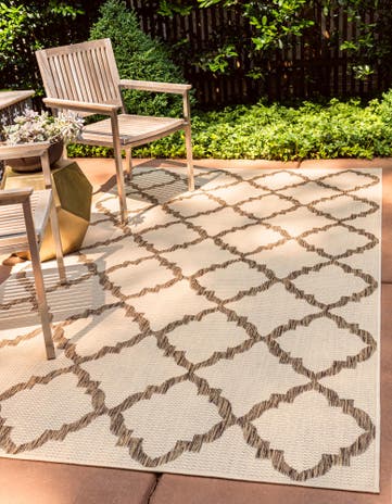 Beige Easy-Clean Lattice Indoor / Outdoor Rug