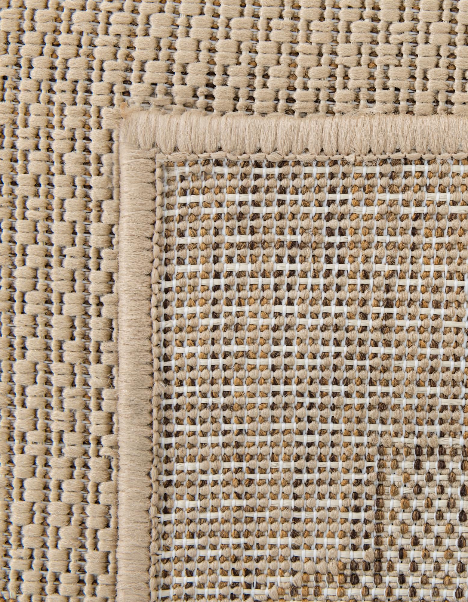 3' 3 x 5' Easy-Clean Lattice Indoor / Outdoor Rug