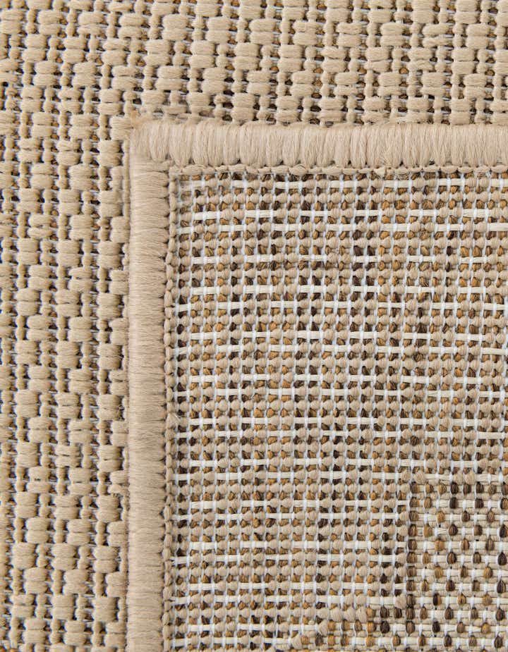 8' x 11' 4 Easy-Clean Lattice Indoor / Outdoor Rug