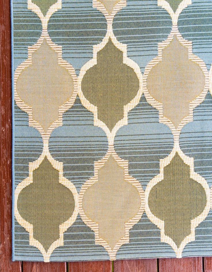 Detail image of 8' x 11' 4 Washable Lattice Indoor / Outdoor Rug