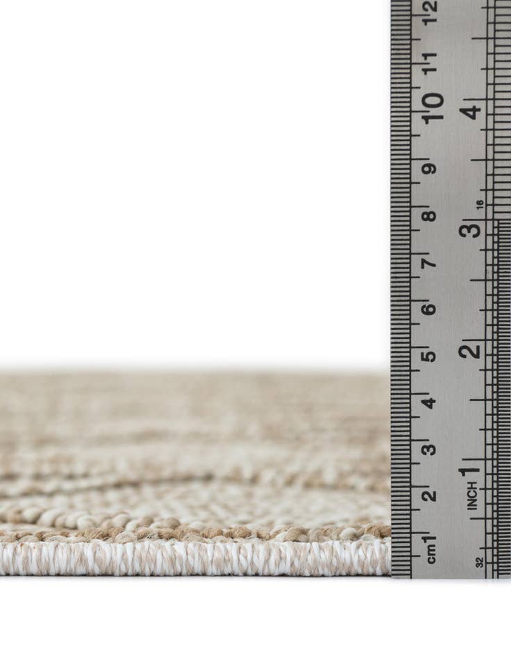 Detail image of 2' x 3' 1 Washable Lattice Indoor / Outdoor Rug
