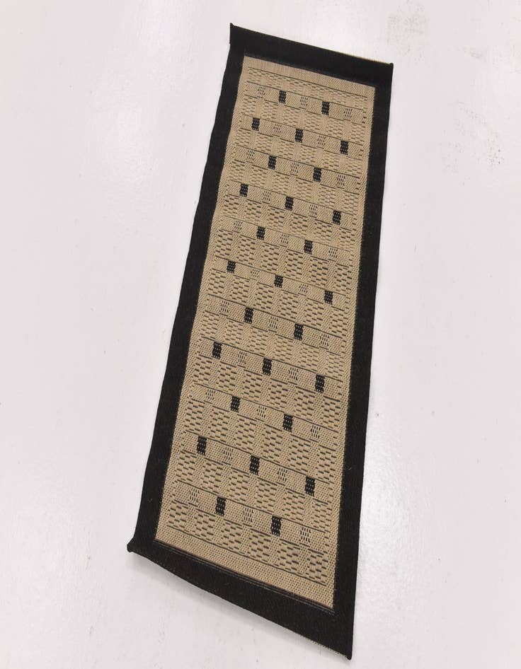 Detail image of 2' x 3' 6  Washable Modern Indoor / Outdoor Rug