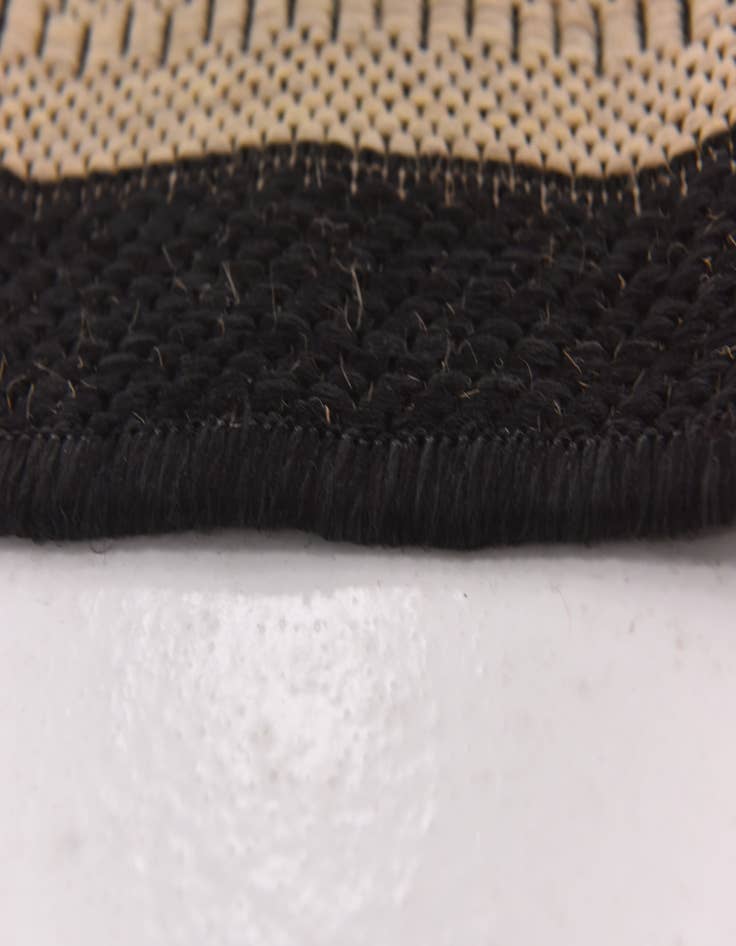 Detail image of 2' x 3' 6  Washable Modern Indoor / Outdoor Rug