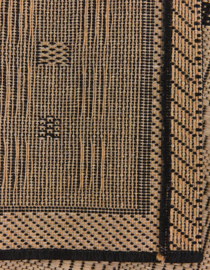 Detail image of 2' x 3' 6  Washable Modern Indoor / Outdoor Rug