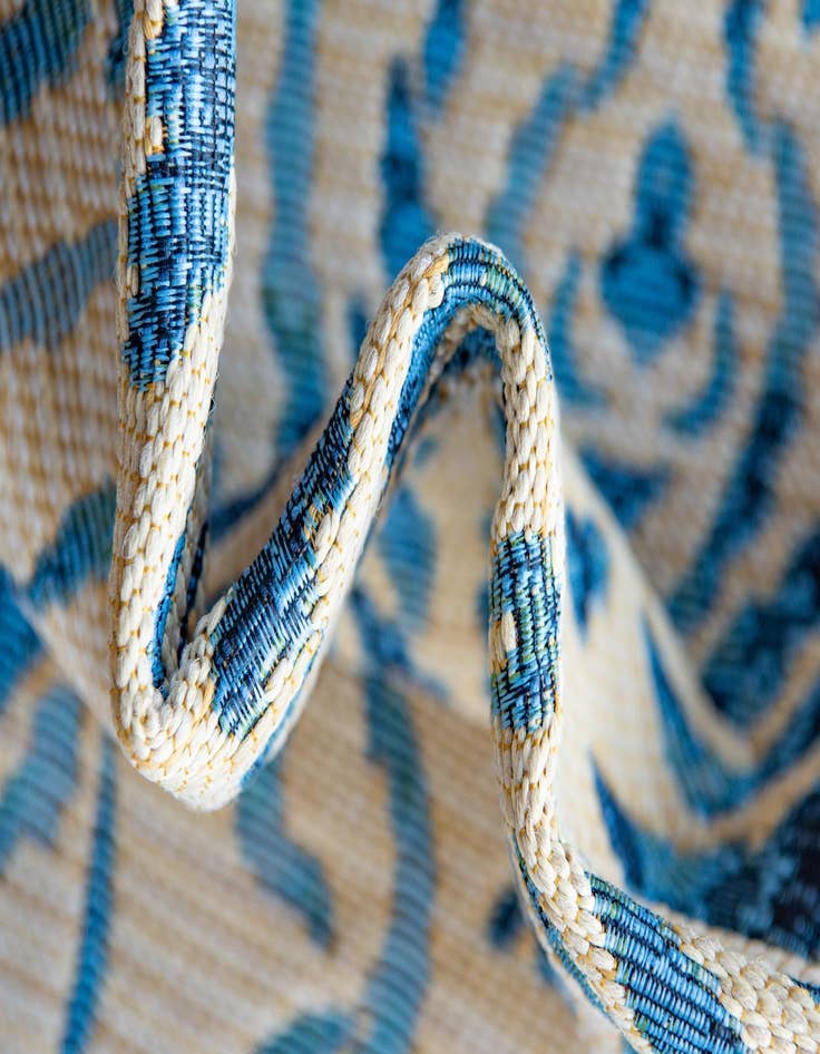 Detail image of 2' 2 x 3'  Washable Modern Indoor / Outdoor Rug