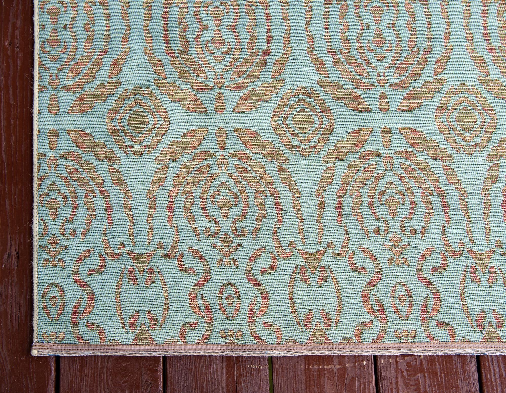 2' 2 x 3' Easy-Clean Modern Indoor / Outdoor Rug