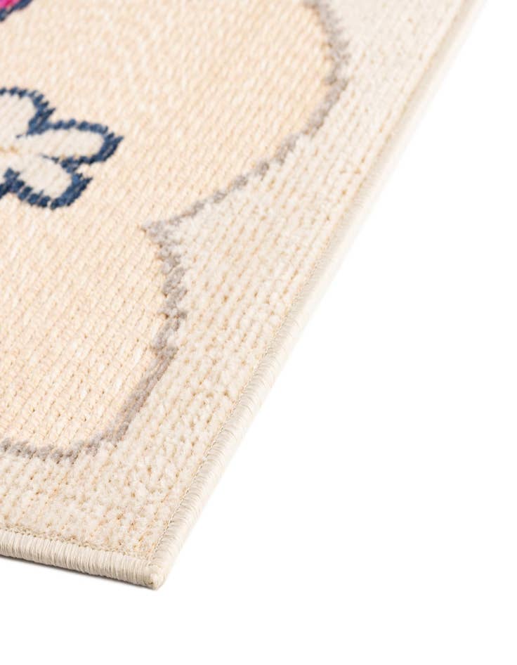 Detail image of 5' 3 x 7' 7 Easy-Clean Indoor / Outdoor Rug