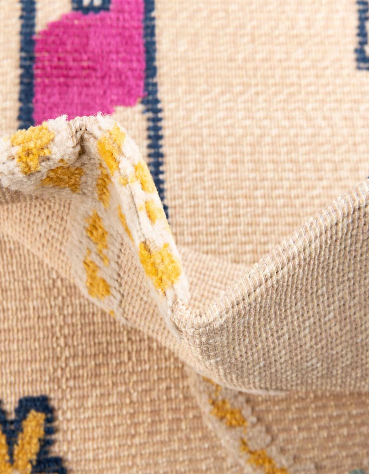 Detail image of 5' 3 x 7' 7 Easy-Clean Indoor / Outdoor Rug