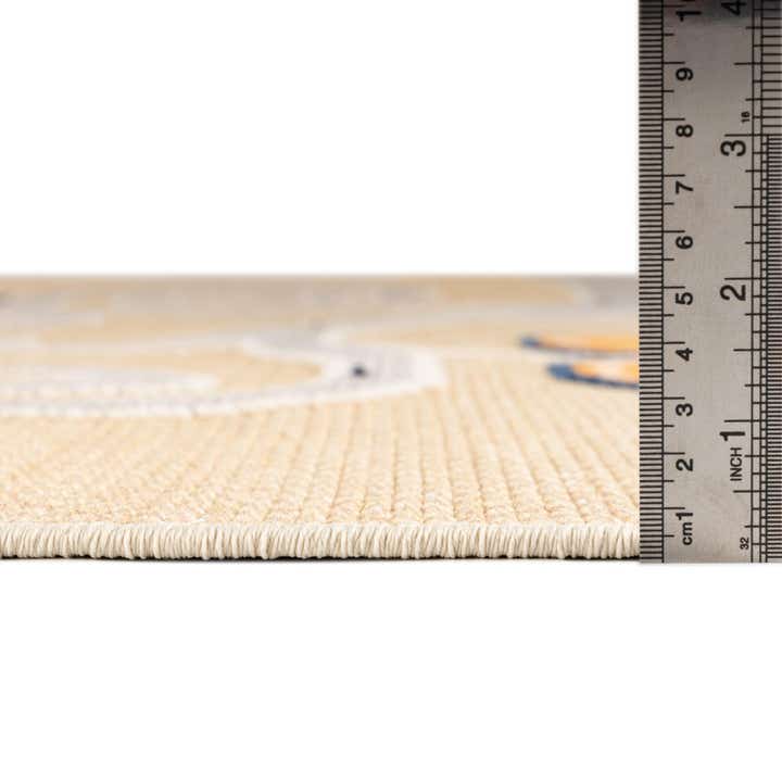5' 3 x 7' 7 Easy-Clean Indoor / Outdoor Rug