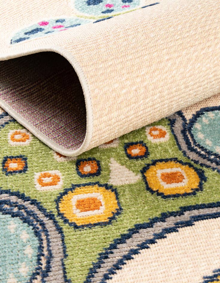Detail image of 5' 3 x 7' 7  Washable  Indoor / Outdoor Rug