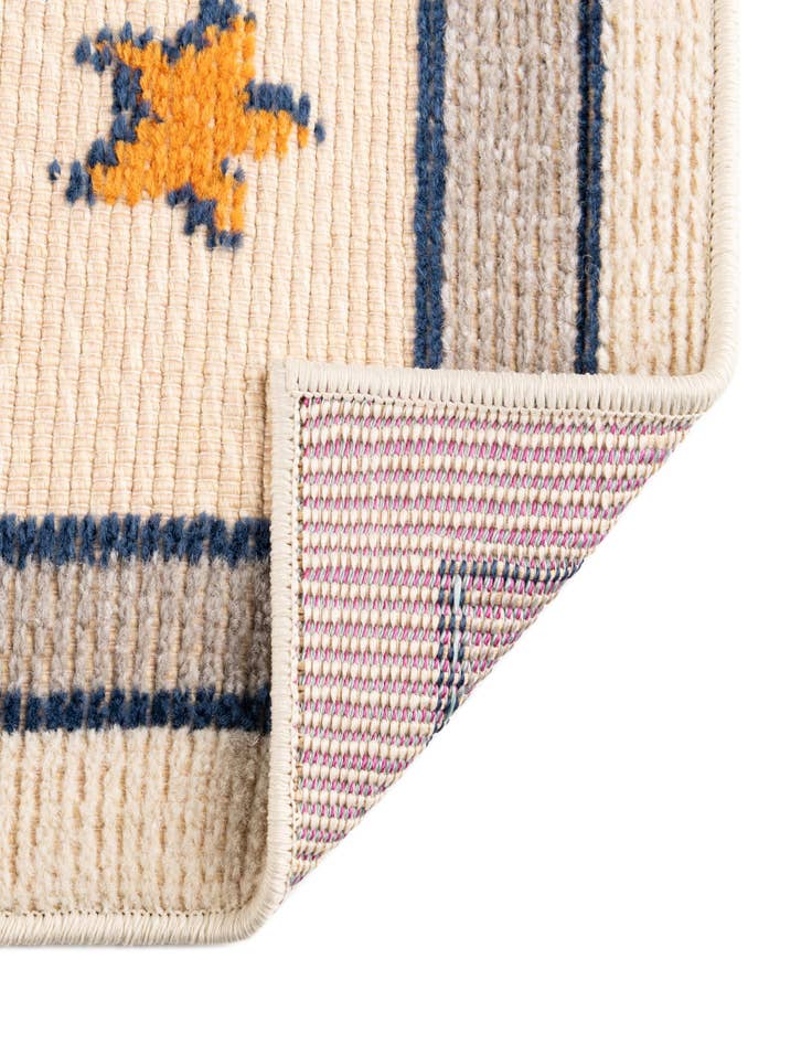 Detail image of 5' 3 x 7' 7  Washable  Indoor / Outdoor Rug