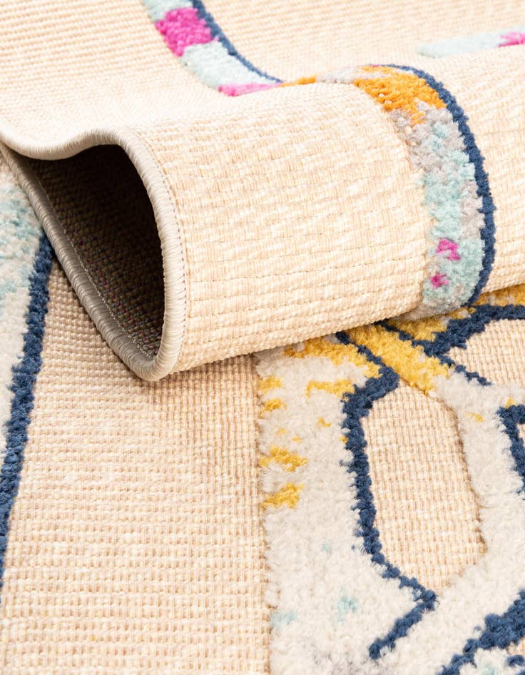 Detail image of 5' 3 x 7' 7  Washable  Indoor / Outdoor Rug