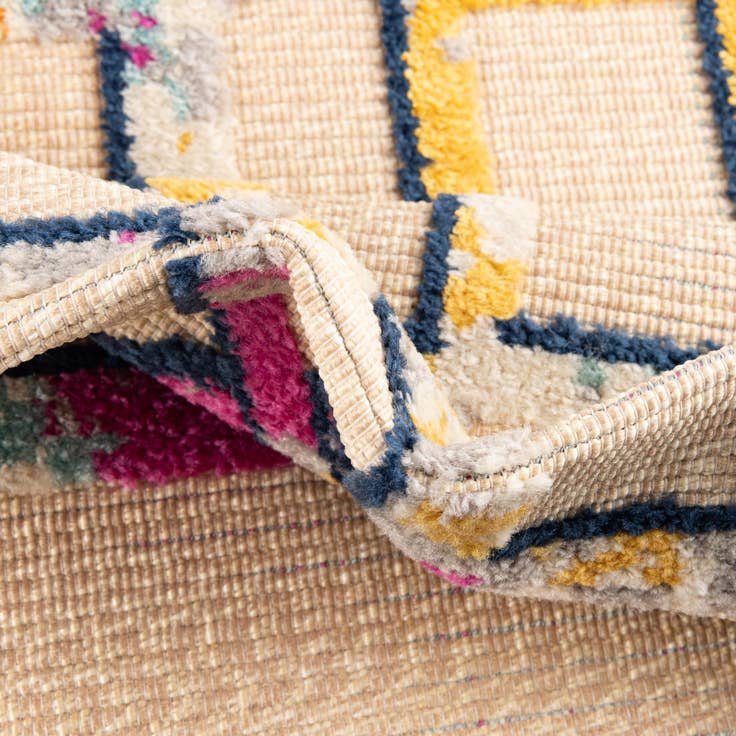 Detail image of 5' 3 x 7' 7 Easy-Clean Indoor / Outdoor Rug