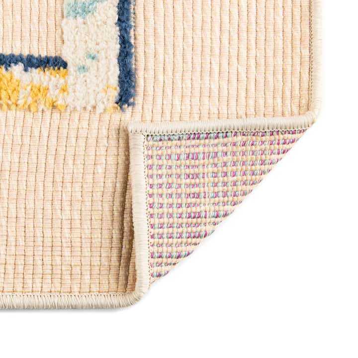 5' 3 x 7' 7 Easy-Clean Indoor / Outdoor Rug