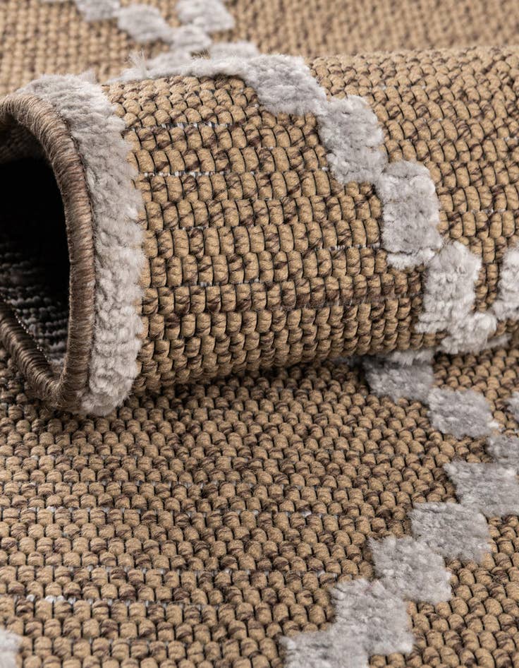 Detail image of 5' x 7' 3 Easy-Clean Indoor / Outdoor Rug