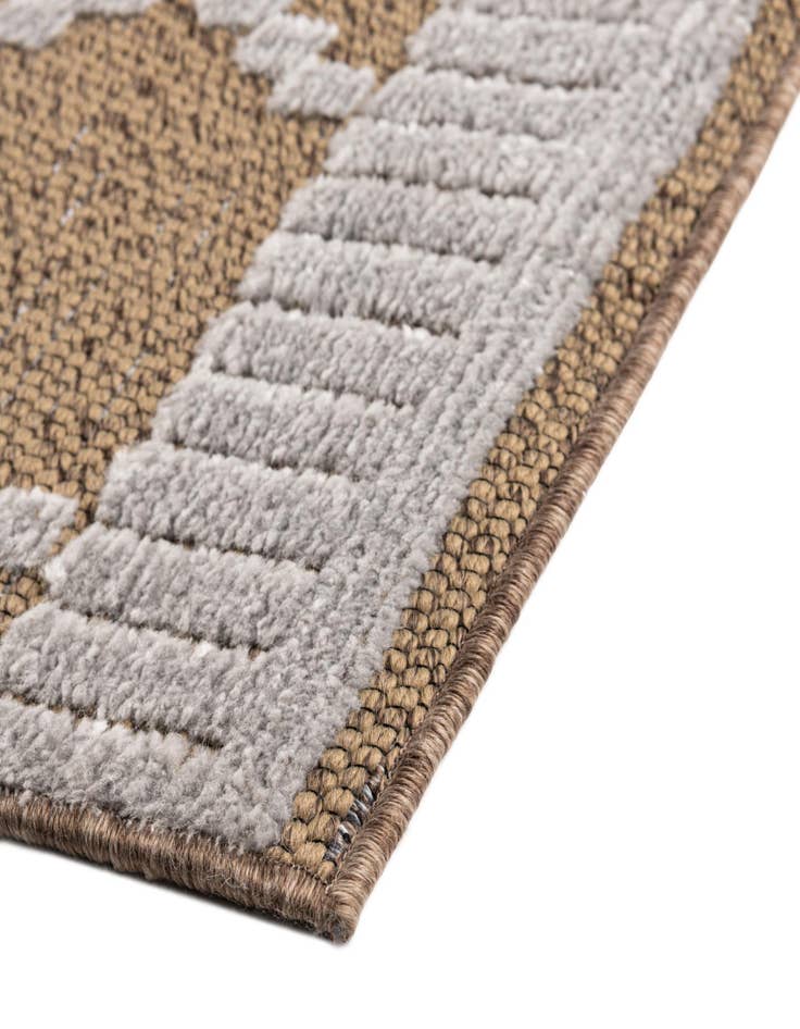 Detail image of 5' x 7' 3 Easy-Clean Indoor / Outdoor Rug