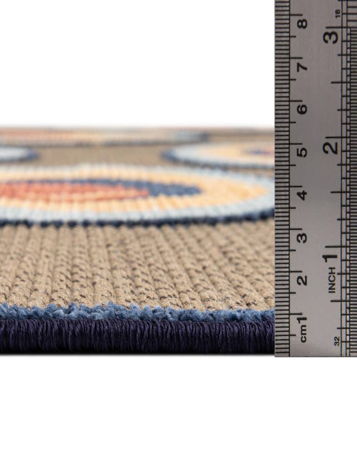 Detail image of 5' x 7' 7  Washable  Indoor / Outdoor Rug