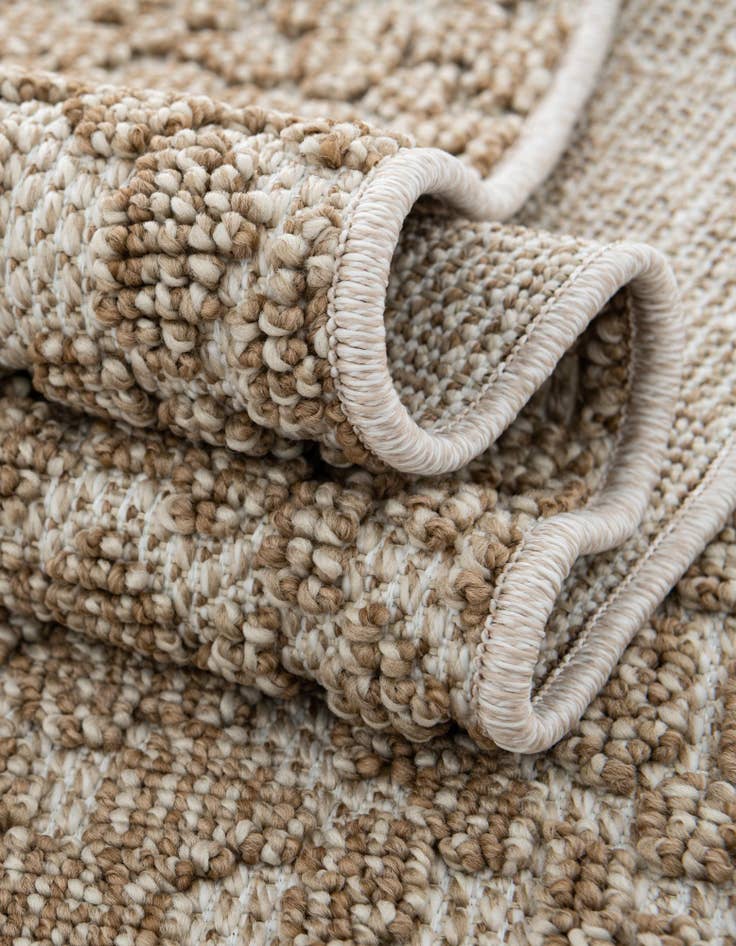 Detail image of 4' 1 x 6' 1 Easy-Clean Safari Indoor / Outdoor Rug