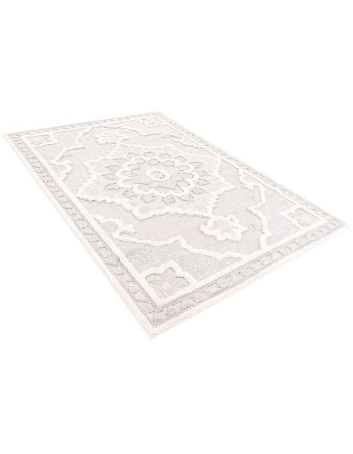 5' 2 x 7' 5 Easy-Clean Traditional Indoor / Outdoor Rug