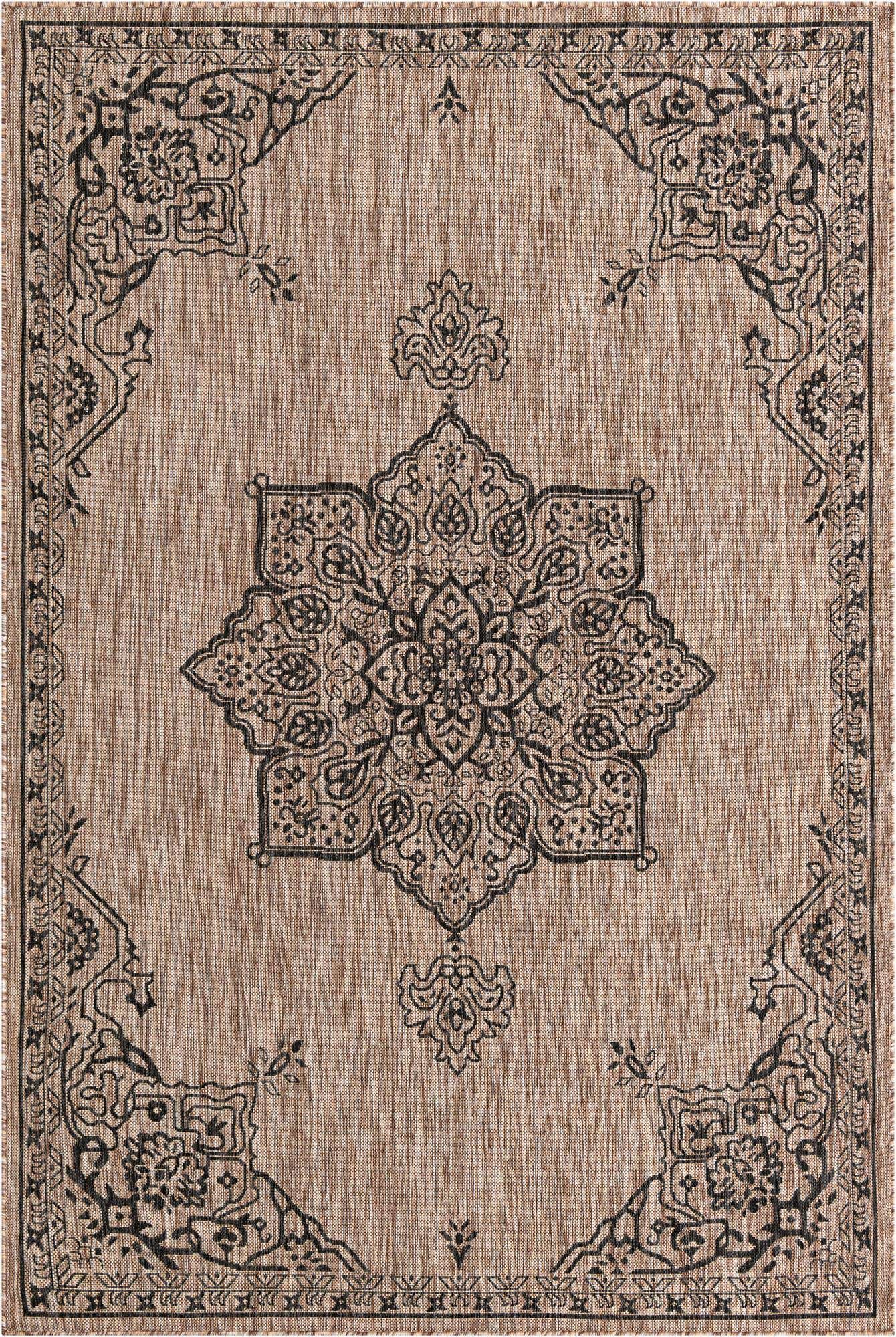 6' x 9' Easy-Clean Traditional Indoor / Outdoor Rug