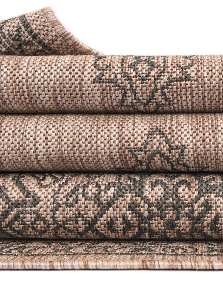 Detail image of 10' x 14' Easy-Clean Traditional Indoor / Outdoor Rug