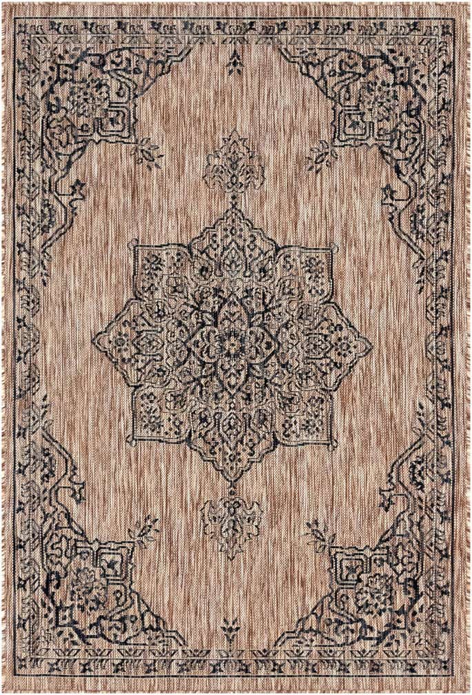 4' x 6' Easy-Clean Traditional Indoor / Outdoor Rug