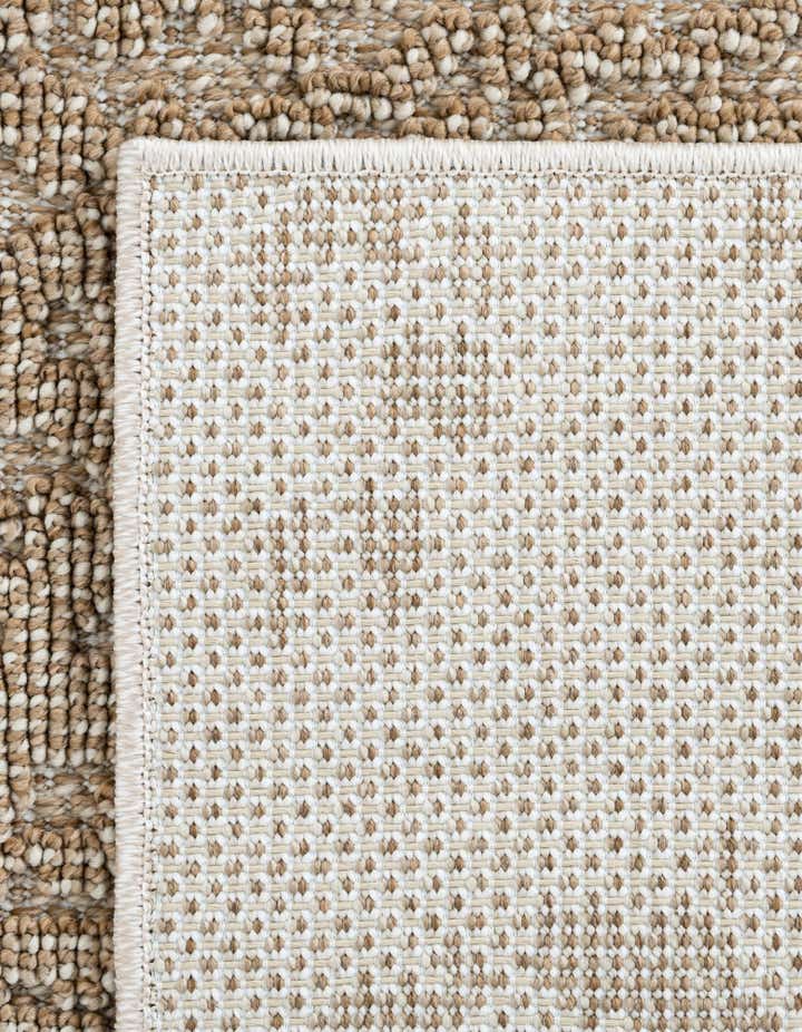 4' 1 x 6' 1 Easy-Clean Traditional Indoor / Outdoor Rug