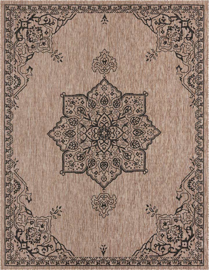7' 10 x 10' Easy-Clean Traditional Indoor / Outdoor Rug