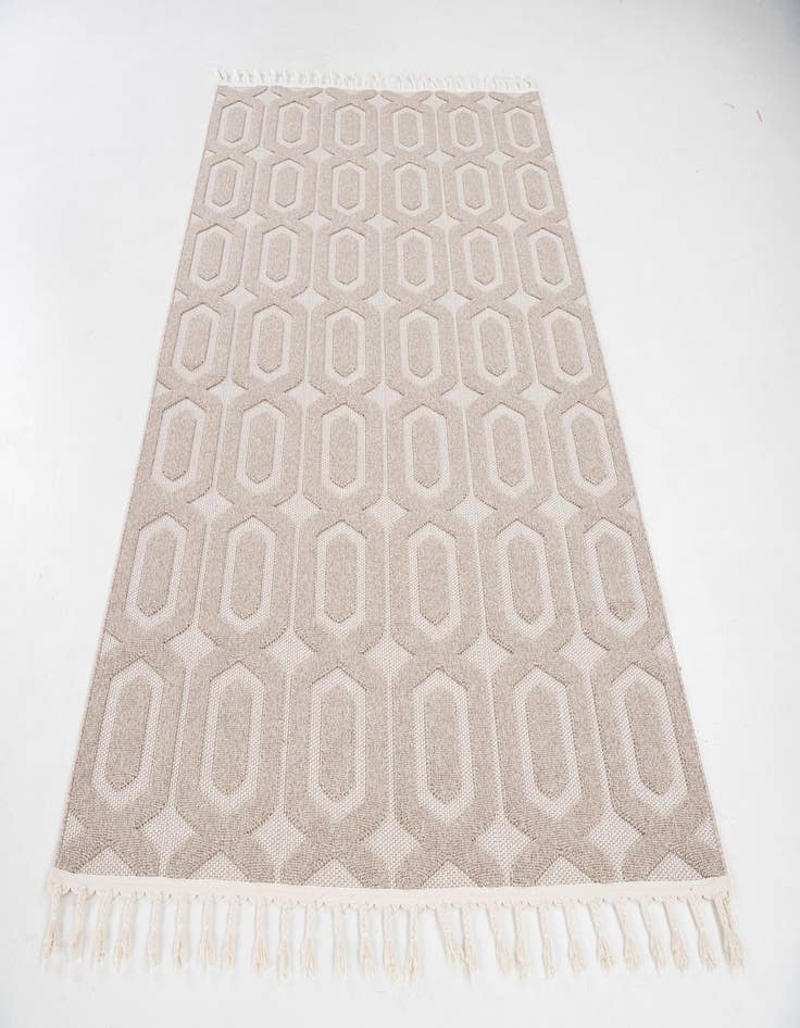 Detail image of 5' 3 x 7' 8 Easy-Clean Trellis Indoor / Outdoor Rug