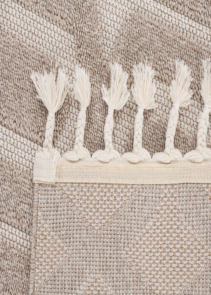 5' 3 x 7' 8 Easy-Clean Trellis Indoor / Outdoor Rug