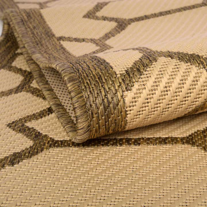 5' 3 x 8' Easy-Clean Trellis Indoor / Outdoor Rug